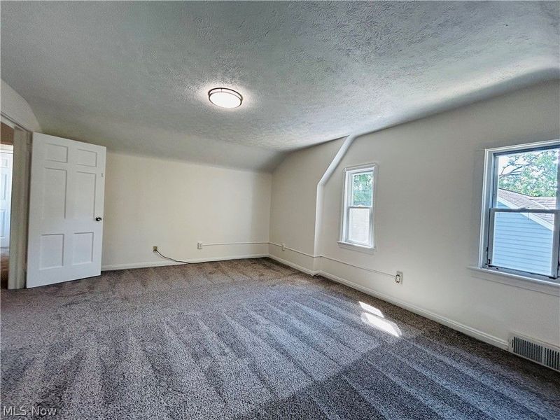 10117 Chesterfield Drive, Parma Heights, OH 44130 Photo 16