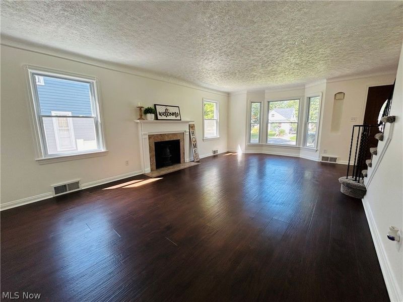 10117 Chesterfield Drive, Parma Heights, OH 44130 Photo 5