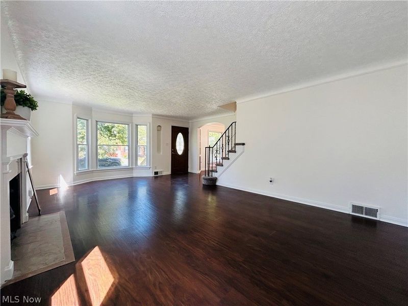 10117 Chesterfield Drive, Parma Heights, OH 44130 Photo 6