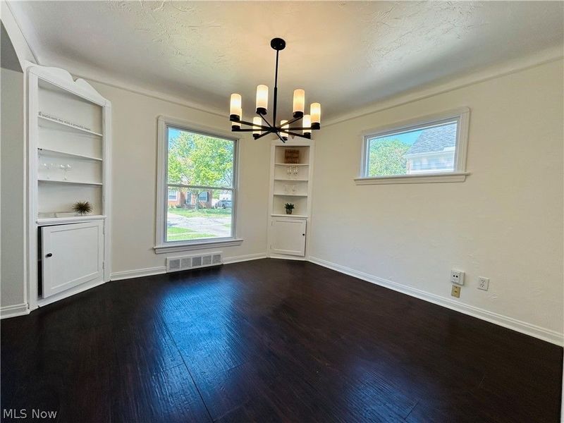 10117 Chesterfield Drive, Parma Heights, OH 44130 Photo 7