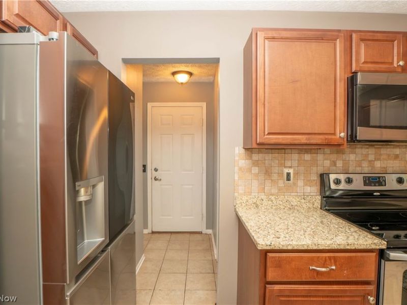 6526 Sugargrove Circle NE, Canton, OH 44721 Photo 13