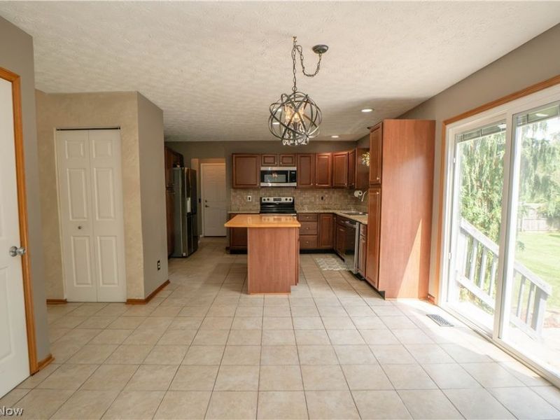 6526 Sugargrove Circle NE, Canton, OH 44721 Photo 16