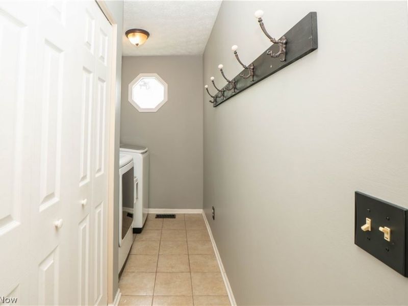 6526 Sugargrove Circle NE, Canton, OH 44721 Photo 25