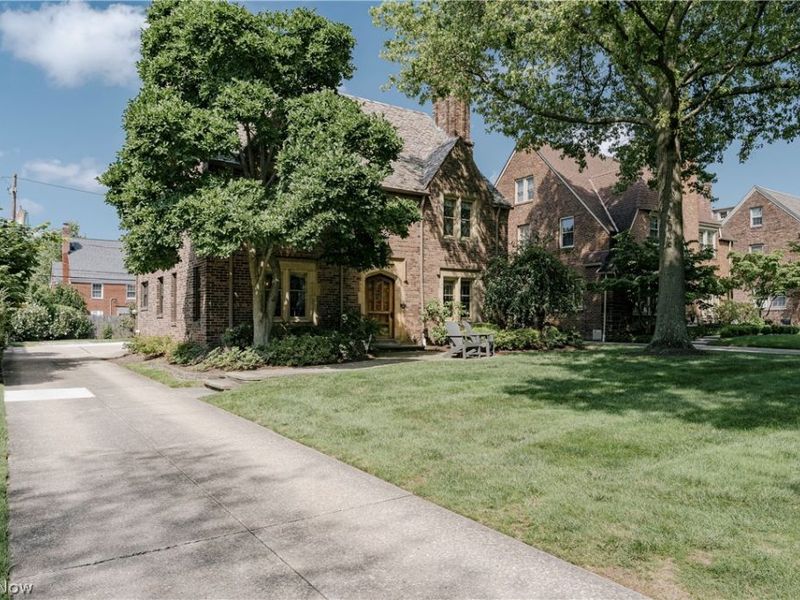 22499 Calverton Road, Shaker Heights, OH 44122 Photo 2