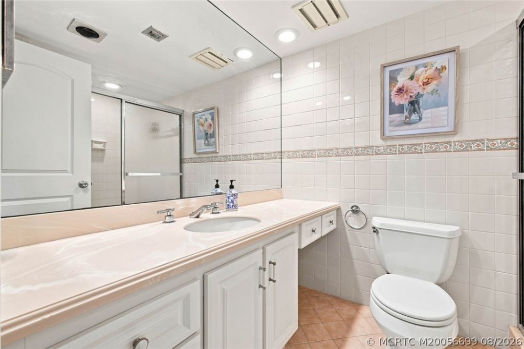 529 NE Plantation Road, Unit 407, Stuart, FL 34996 Photo