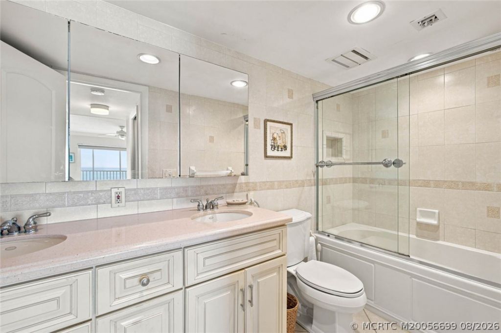 529 NE Plantation Road, Unit 407, Stuart, FL 34996 Photo