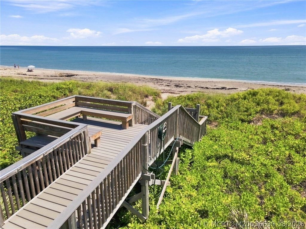529 NE Plantation Road, Unit 407, Stuart, FL 34996 Photo
