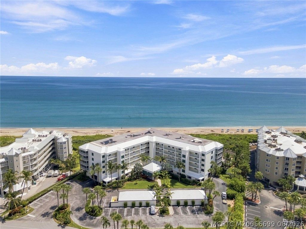 529 NE Plantation Road, Unit 407, Stuart, FL 34996 Photo