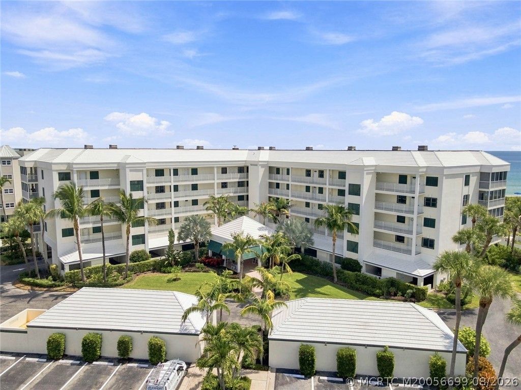 529 NE Plantation Road, Unit 407, Stuart, FL 34996 Photo