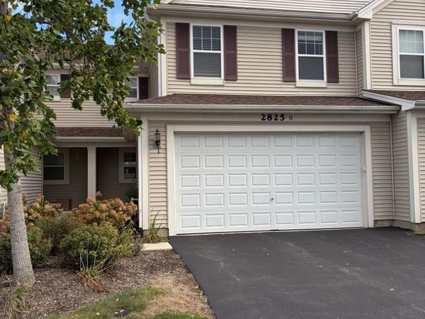 2825 Glacier Way, Unit B, Wauconda, IL 60084