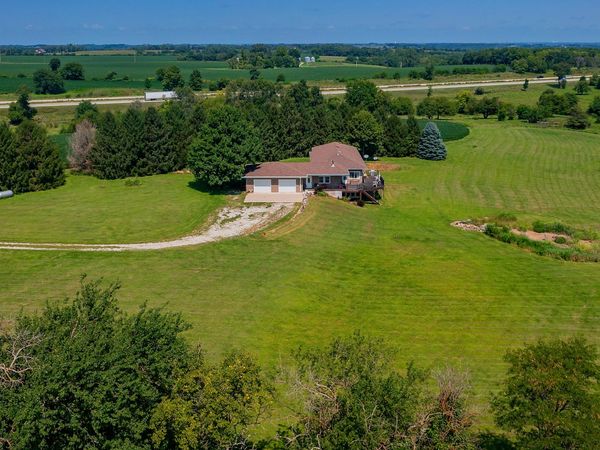 35290 M Lane, Earlham, IA 50072