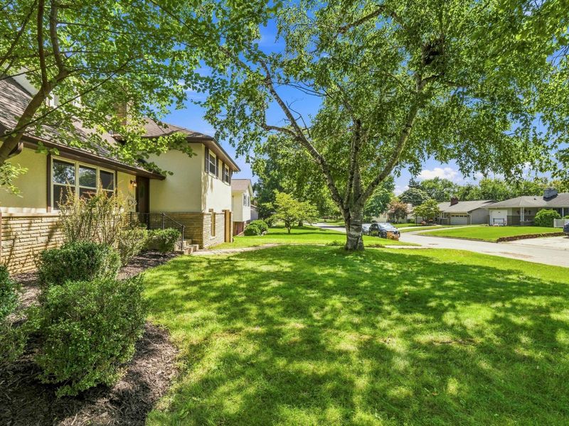 1026 Havendale Drive, Columbus, OH 43220 Photo 2