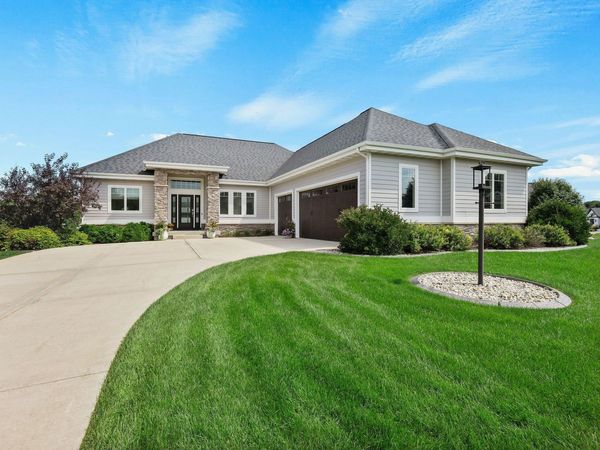 1098 Brynhill Drive, Oregon, WI 53575
