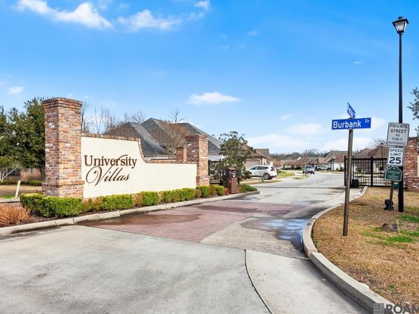 8272 Valencia Ct, Baton Rouge, LA 70820