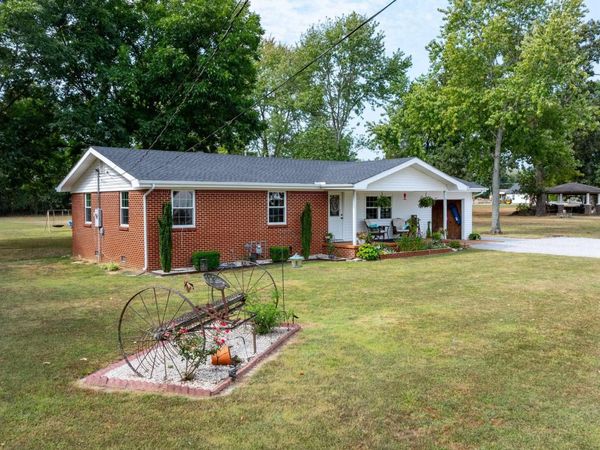 619 E Center, Cave City, AR 72521