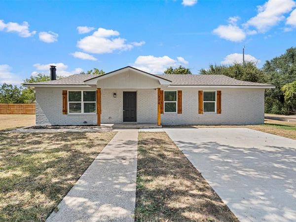 234 Ave E, Lacy Lakeview, TX 76705