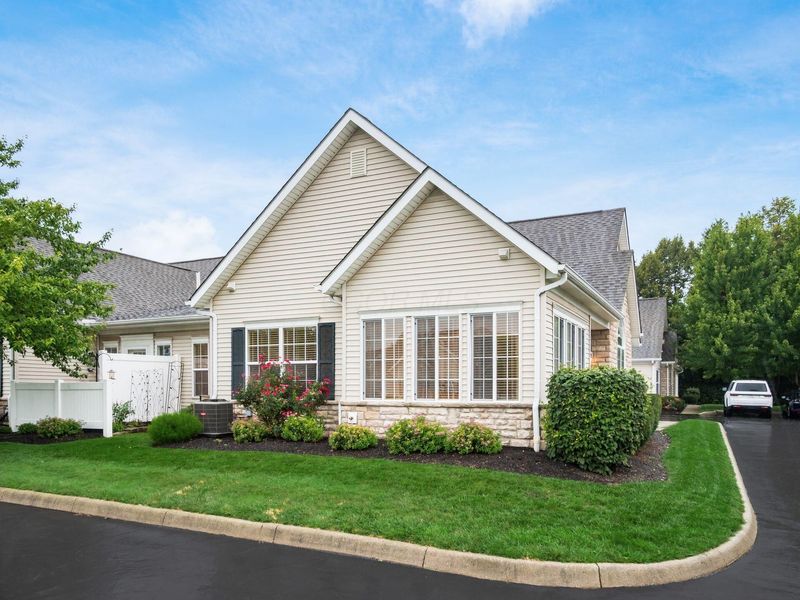 4888 Ashleigh Drive, Dublin, OH 43016 Photo 2