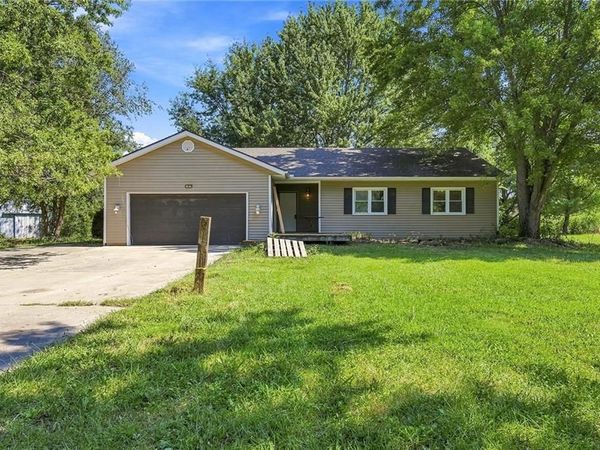 25791 Columbia Road, Paola, KS 66071