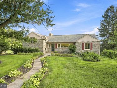 260 BLOSSOM HILL DRIVE , LANCASTER, PA 17601