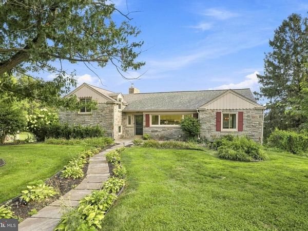 260 BLOSSOM HILL DRIVE , LANCASTER, PA 17601