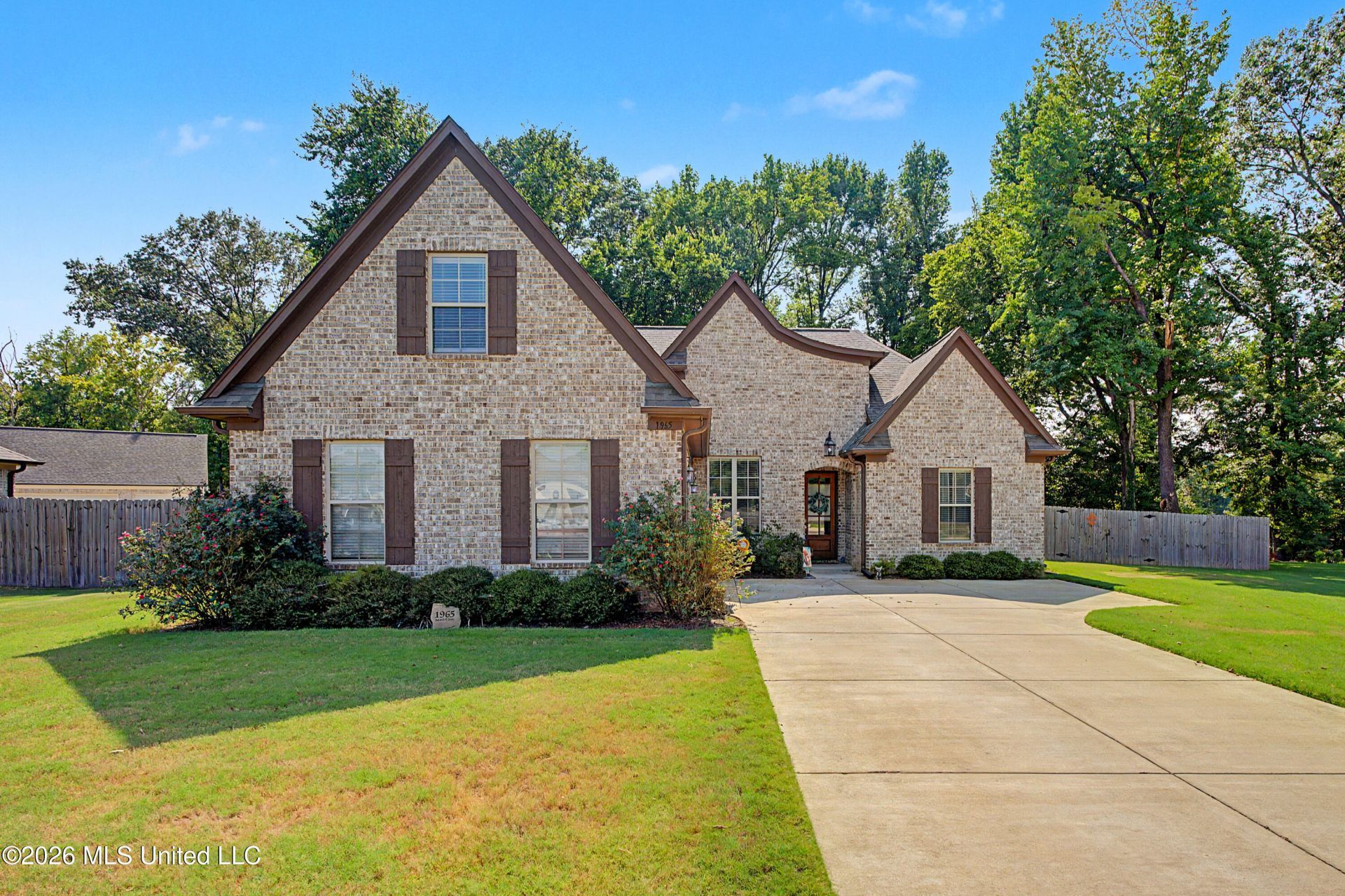 1965 Scott Cove, Hernando, MS 38632 Main Photo