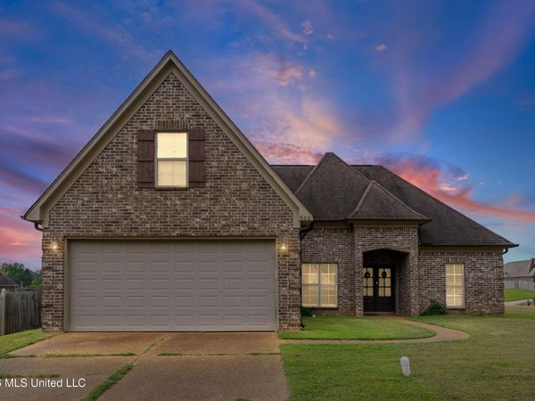 900 Falcon Street, Senatobia, MS 38668