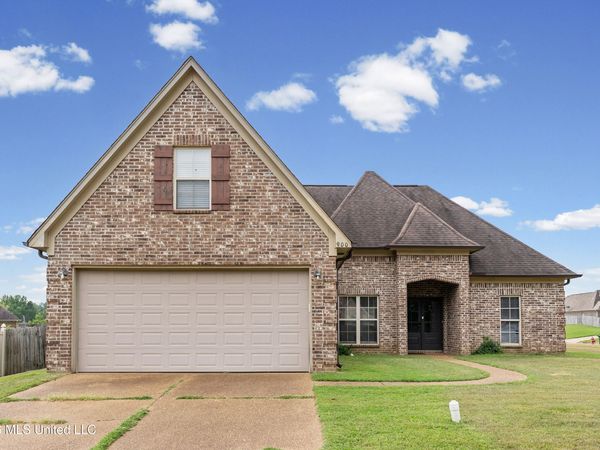 900 Falcon Street, Senatobia, MS 38668