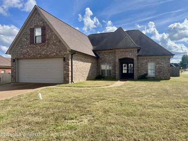 900 Falcon Street, Senatobia, MS 38668