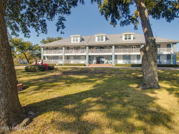 1282 Beach Boulevard, Biloxi, MS 39530