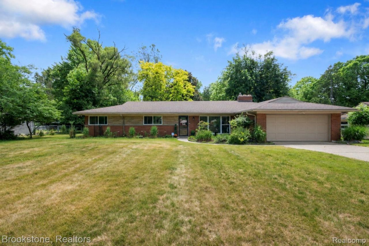 26095 Rangemore Street, Southfield, Mi 48033 Main Photo