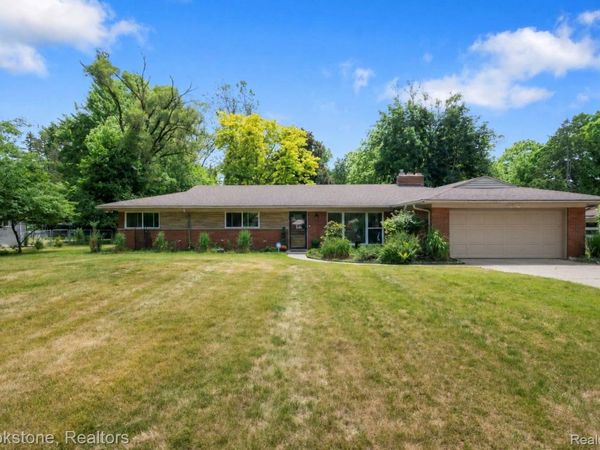 26095 Rangemore Street, Southfield, Mi 48033