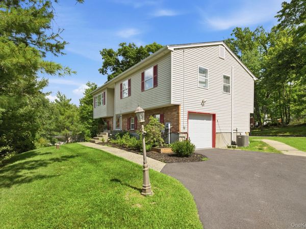 17 Old Hemlock Drive , New Windsor, NY 12553