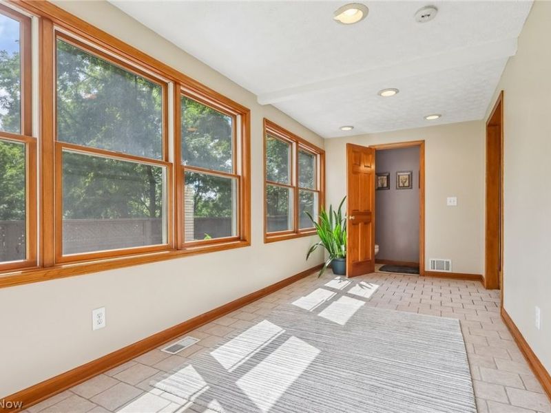 955 E Schaaf Road, Brooklyn Heights, OH 44131 Photo 11