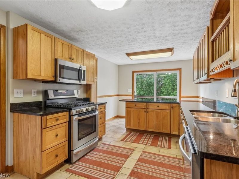 955 E Schaaf Road, Brooklyn Heights, OH 44131 Photo 13