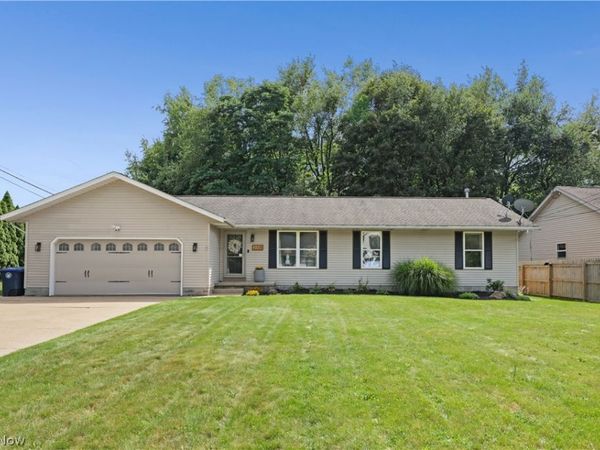 2008 Springfield Lake Boulevard , Akron, OH 44312
