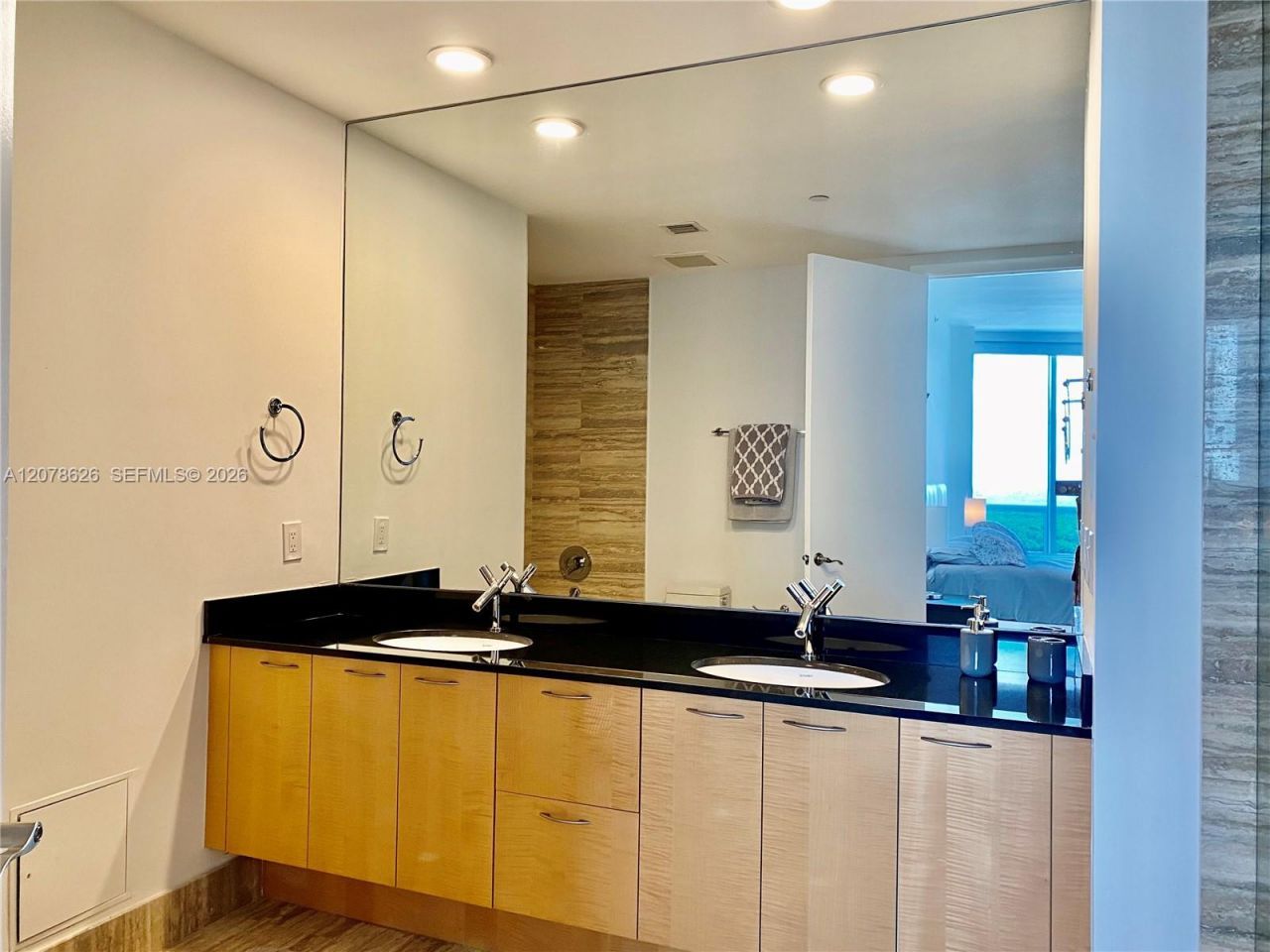 15811 Collins Ave , Unit 1605, Sunny Isles Beach, FL 33160 Photo