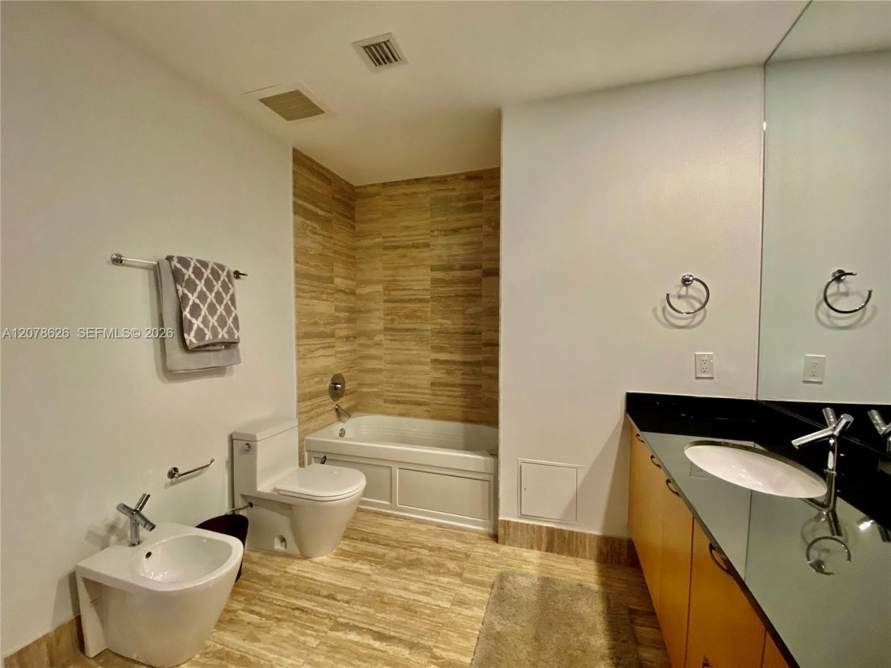 15811 Collins Ave , Unit 1605, Sunny Isles Beach, FL 33160 Photo