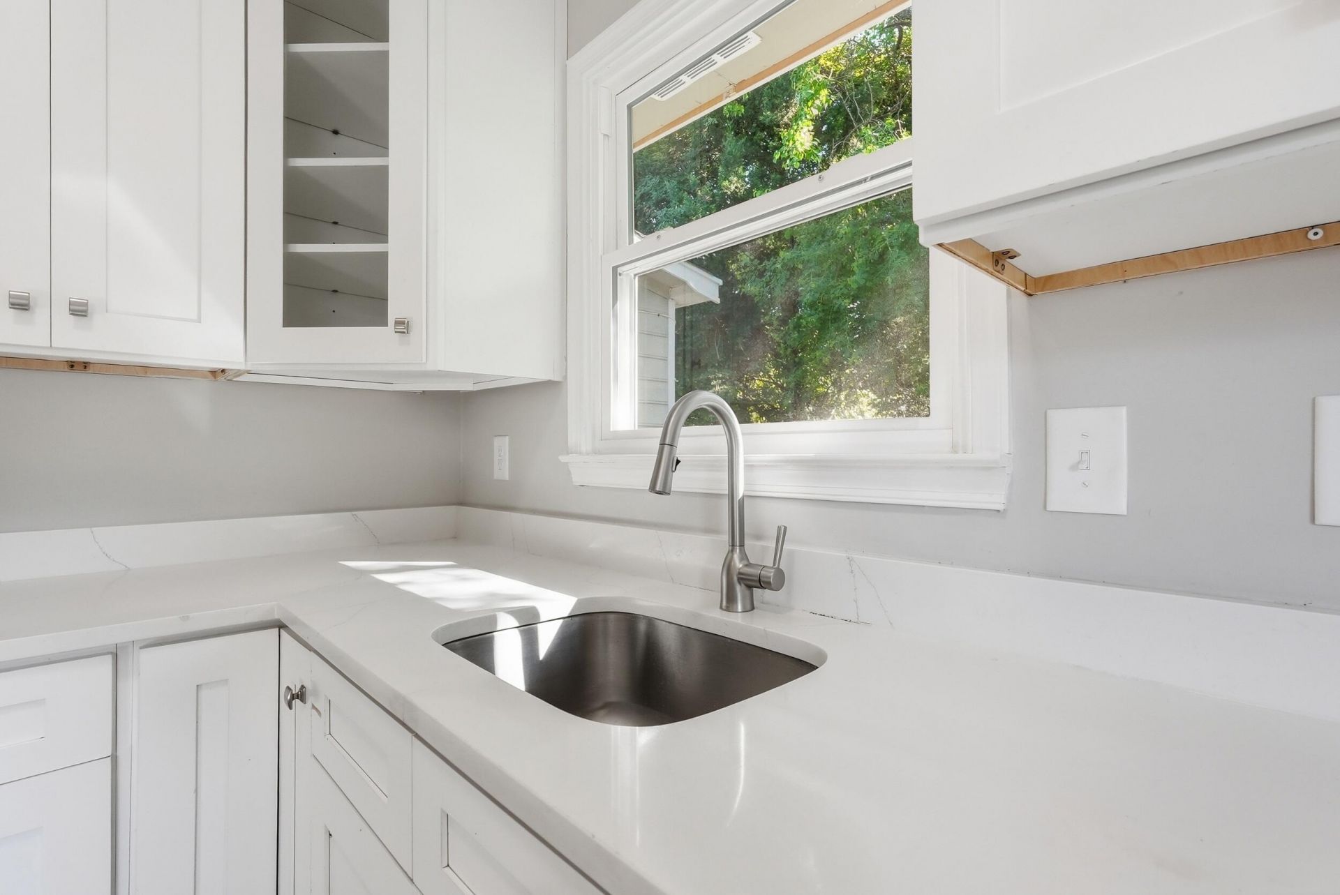 5230 Scarsdale Avenue Photo 15