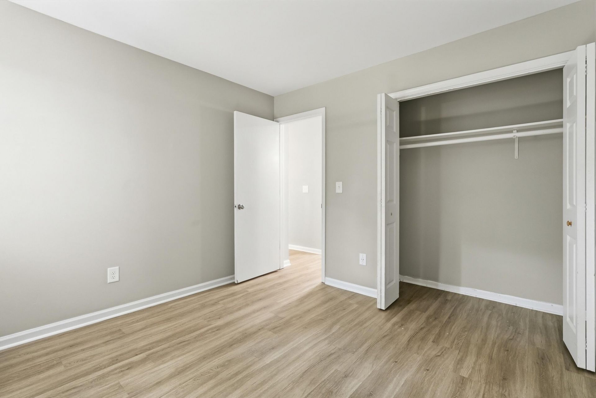 5230 Scarsdale Avenue Photo 16