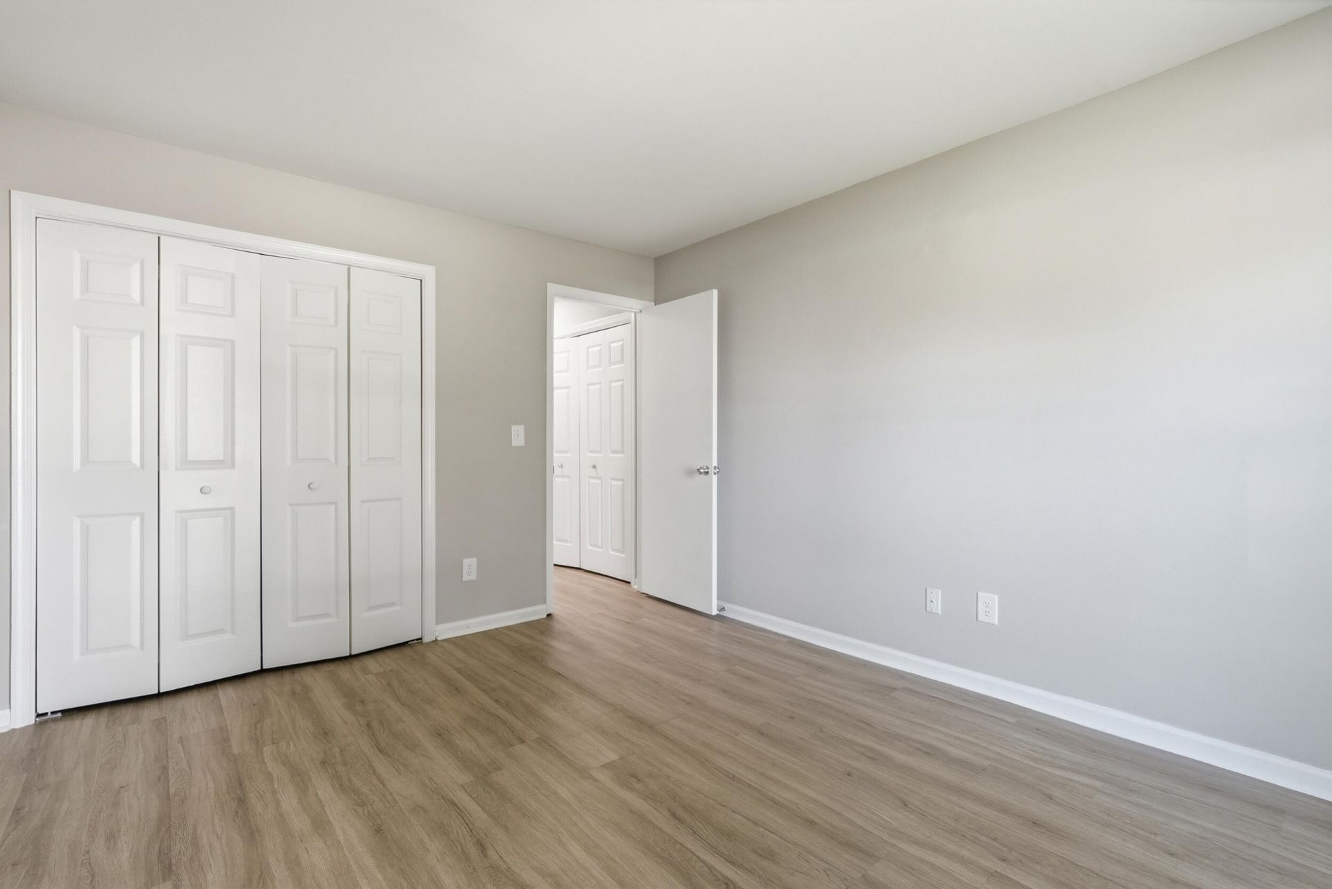 5230 Scarsdale Avenue Photo 17