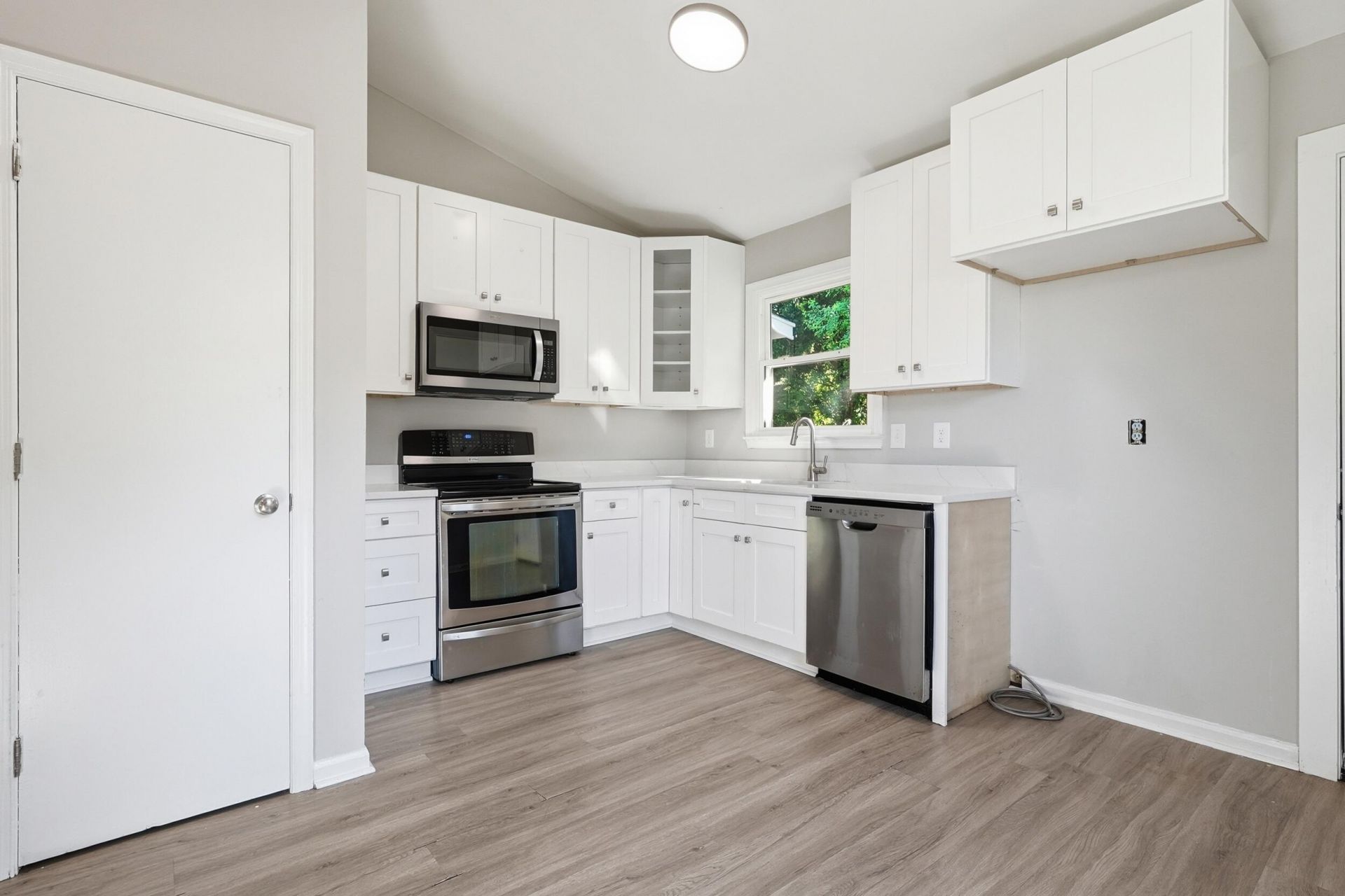 5230 Scarsdale Avenue Photo 9