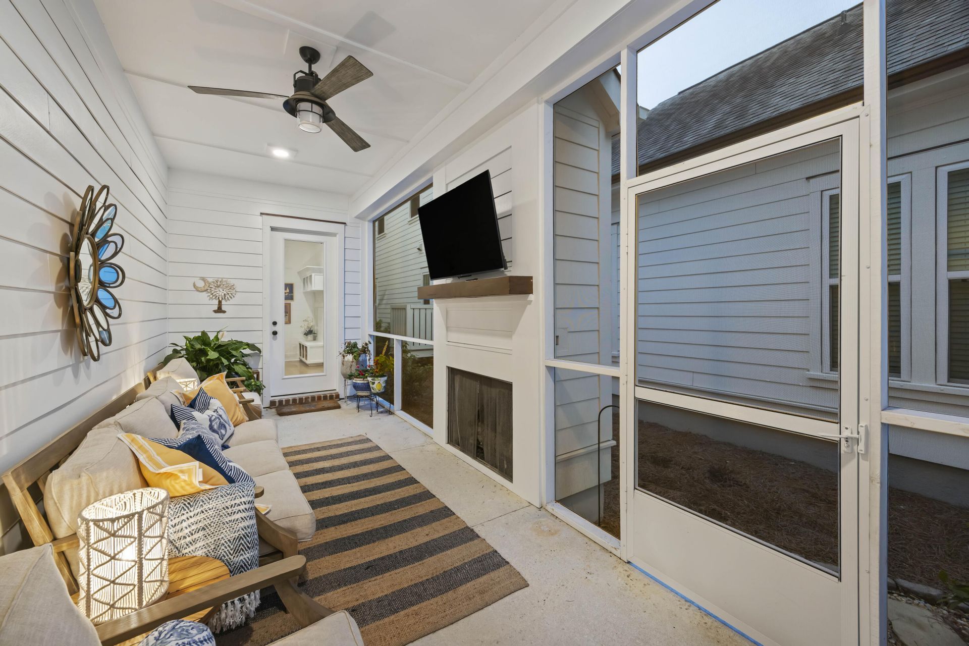 1056 Avenue Of Oaks Photo 6
