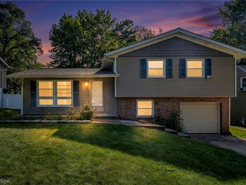 567 Eric Drive, Tallmadge, OH 44278 Photo 2