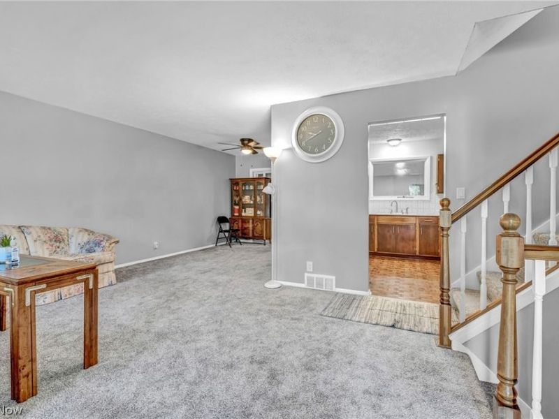 567 Eric Drive, Tallmadge, OH 44278 Photo 4