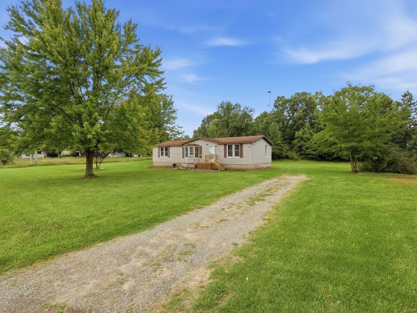 9949 10 Mile Road NE, Rockford, MI 49341
