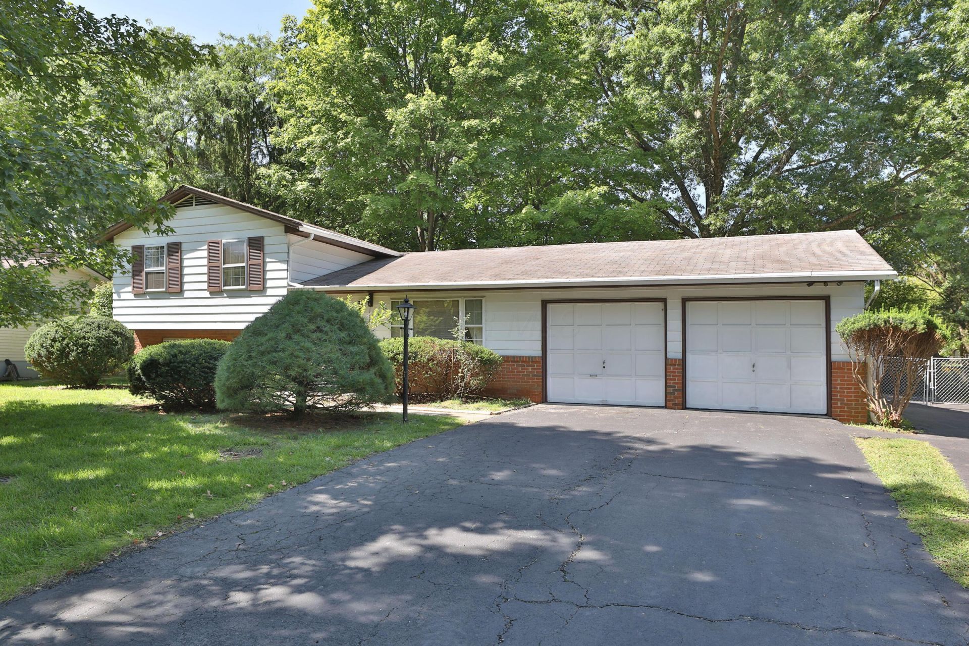 6829 Mcvey Boulevard W, Columbus, OH 43235 Main Photo