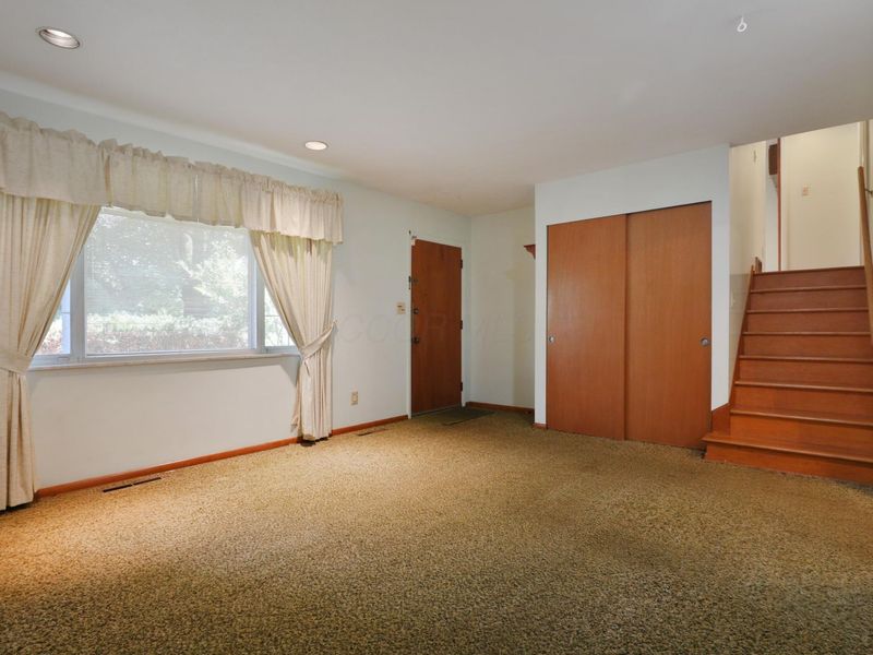6829 Mcvey Boulevard W, Columbus, OH 43235 Photo 5