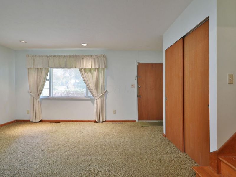 6829 Mcvey Boulevard W, Columbus, OH 43235 Photo 6