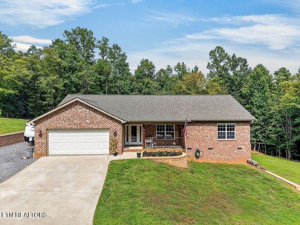4020 Fox Hills Drive, Louisville, TN 37777