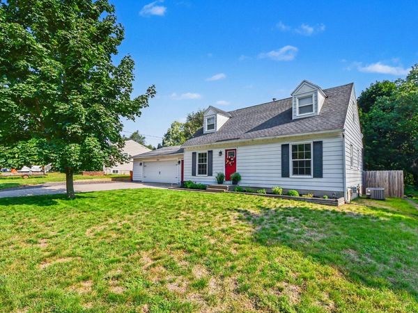 10871 Deerwood Drive SE, Lowell, MI 49331